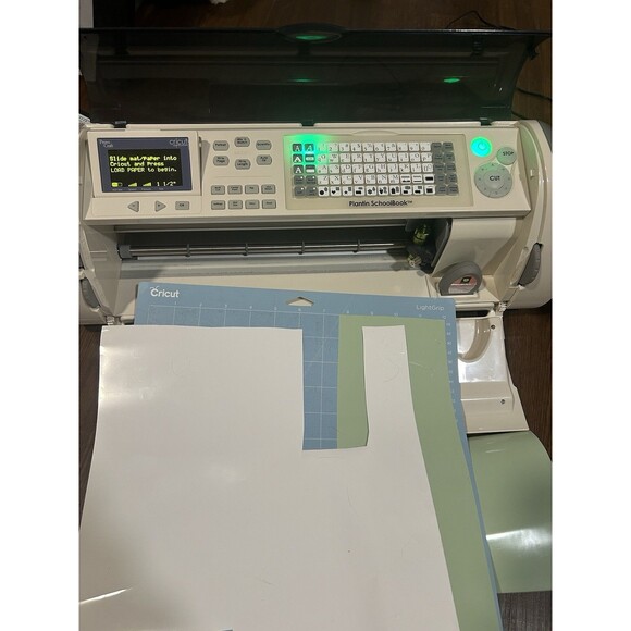 Cricut Expression 12" x 24" Capacity Personal Electronic Cutter Machine CREX001 - Picture 5 of 9